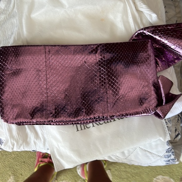 Valentino purple snake bow clutch. - Picture 4 of 6